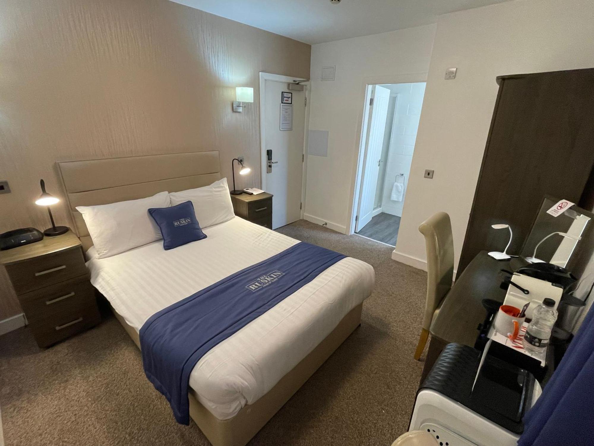 בלקפול Ruskin Hotel מראה חיצוני תמונה